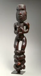 Figure debout (bois)